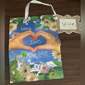 RARE TAYLOR SWIFT GIFT BAG